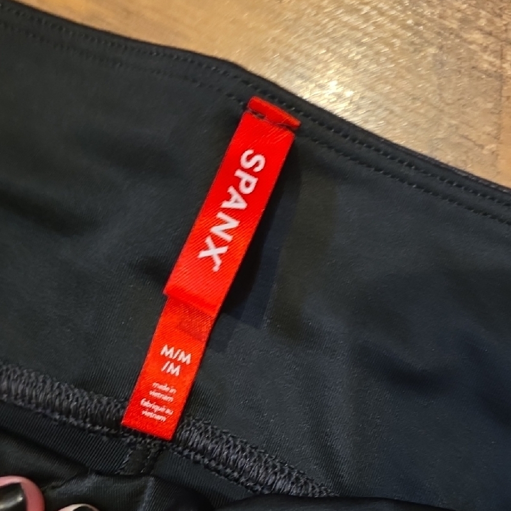 Spanx Faux Leather Leggings‎ Very Black High Waisted Shapewear Womens Medium NEW - Picture 2 of 4